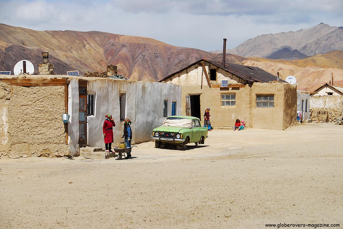 Кишлак лойоби фото. Поселок Кансай Таджикистан. Деревни и кишлаки в Таджикистане. Кансай Таджикистан рудник. Село кишлак Таджикистан кишлак.