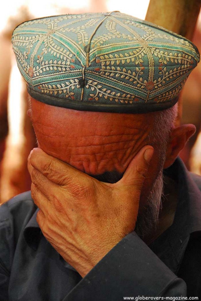 Portraits - Old man at Sunday live stock market, Kashgar, China