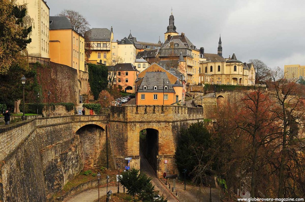 View from the Ville Haute ("High City") to the Ville Basse ("Low City") and the Grund in the River Alzette gorge, LUXEMBOURG