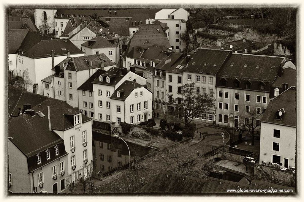 View from the Ville Haute ("High City") to the Ville Basse ("Low City") and the Grund in the River Alzette gorge, LUXEMBOURG