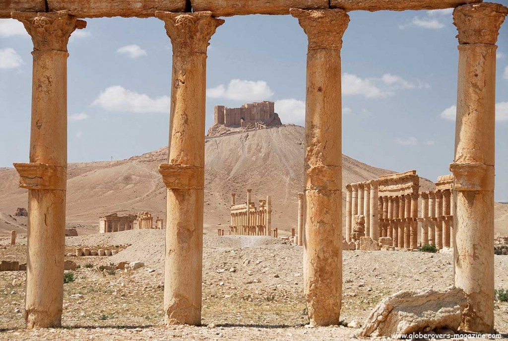 Great Colonnade and Qala'at Ibn Maan, Palmyra, Syria