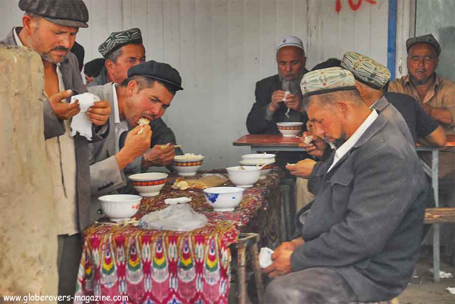 Xinjiang-China-Uyghurs--food-Globerovers Magazine