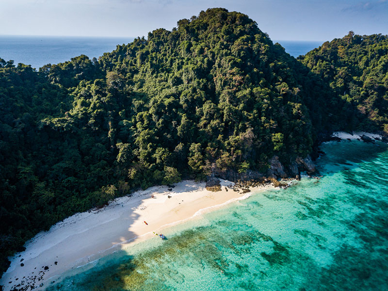 Juan Gallardo diving myanmar