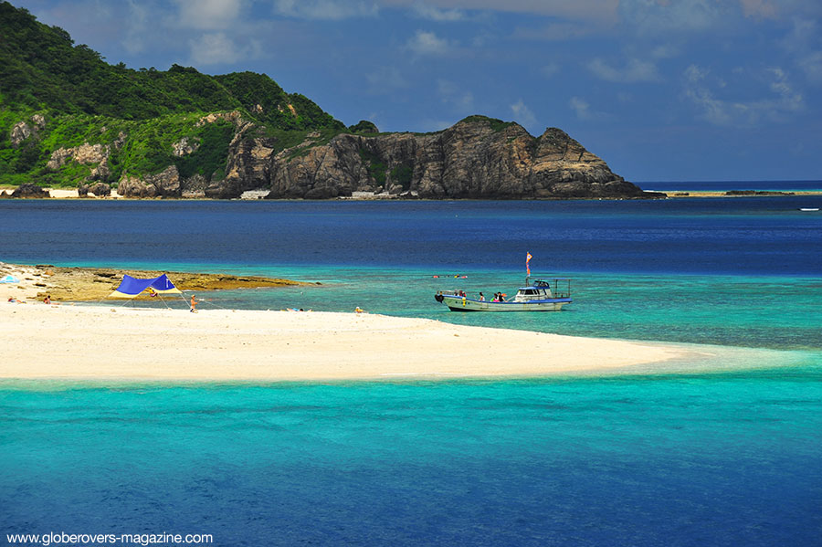 Agenashiko Island (to the left) near Zamami Island, Okinawa, JAPAN